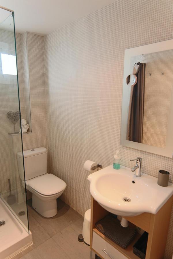 Luminoso. Comodo. Acogedor. Wifi. Junto A Ave Valencia Exterior photo