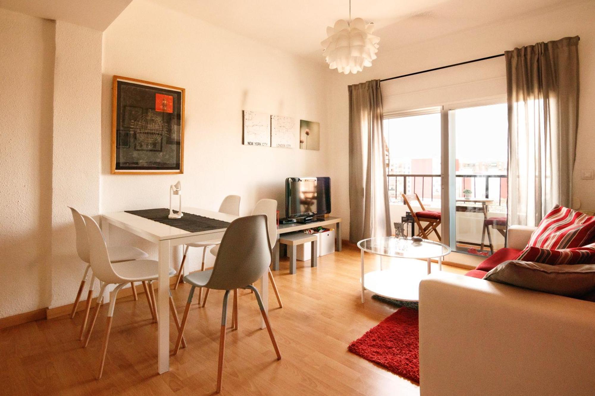 Luminoso. Comodo. Acogedor. Wifi. Junto A Ave Valencia Exterior photo
