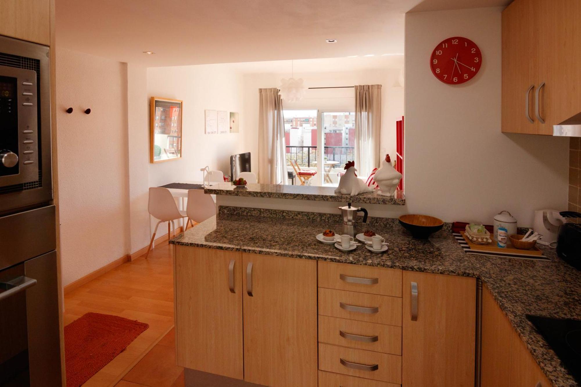 Luminoso. Comodo. Acogedor. Wifi. Junto A Ave Valencia Exterior photo